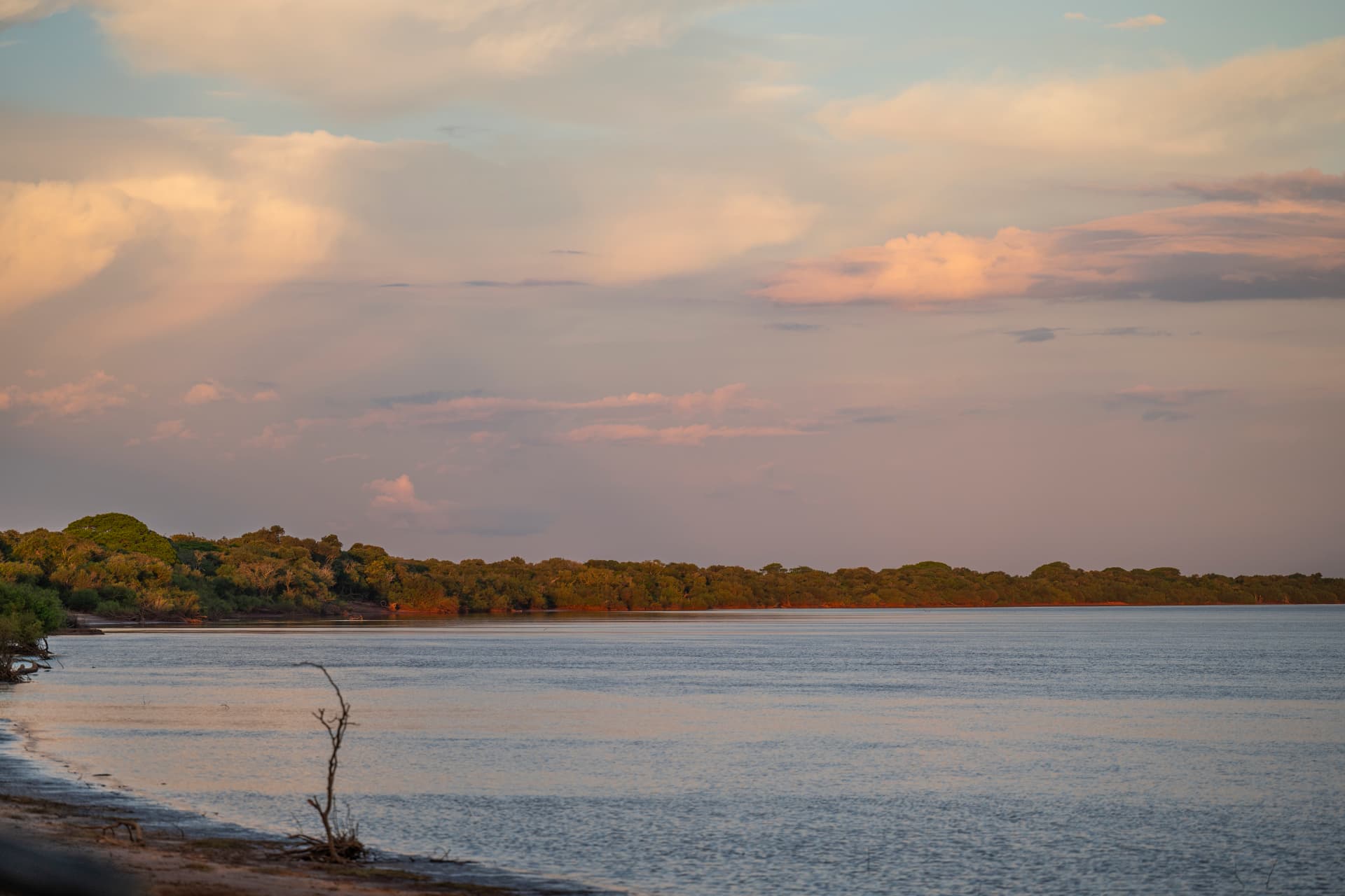 Río Uruguay al atardecer